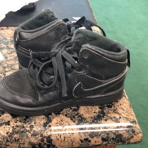 Used black Jordan sneakers size 11